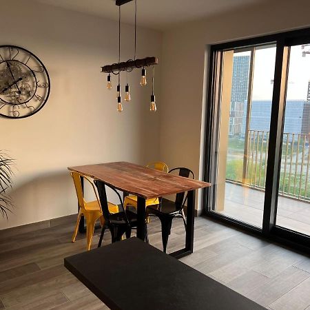 Yellow Uptown 70 - Fiera Milano Pero Bagian luar foto